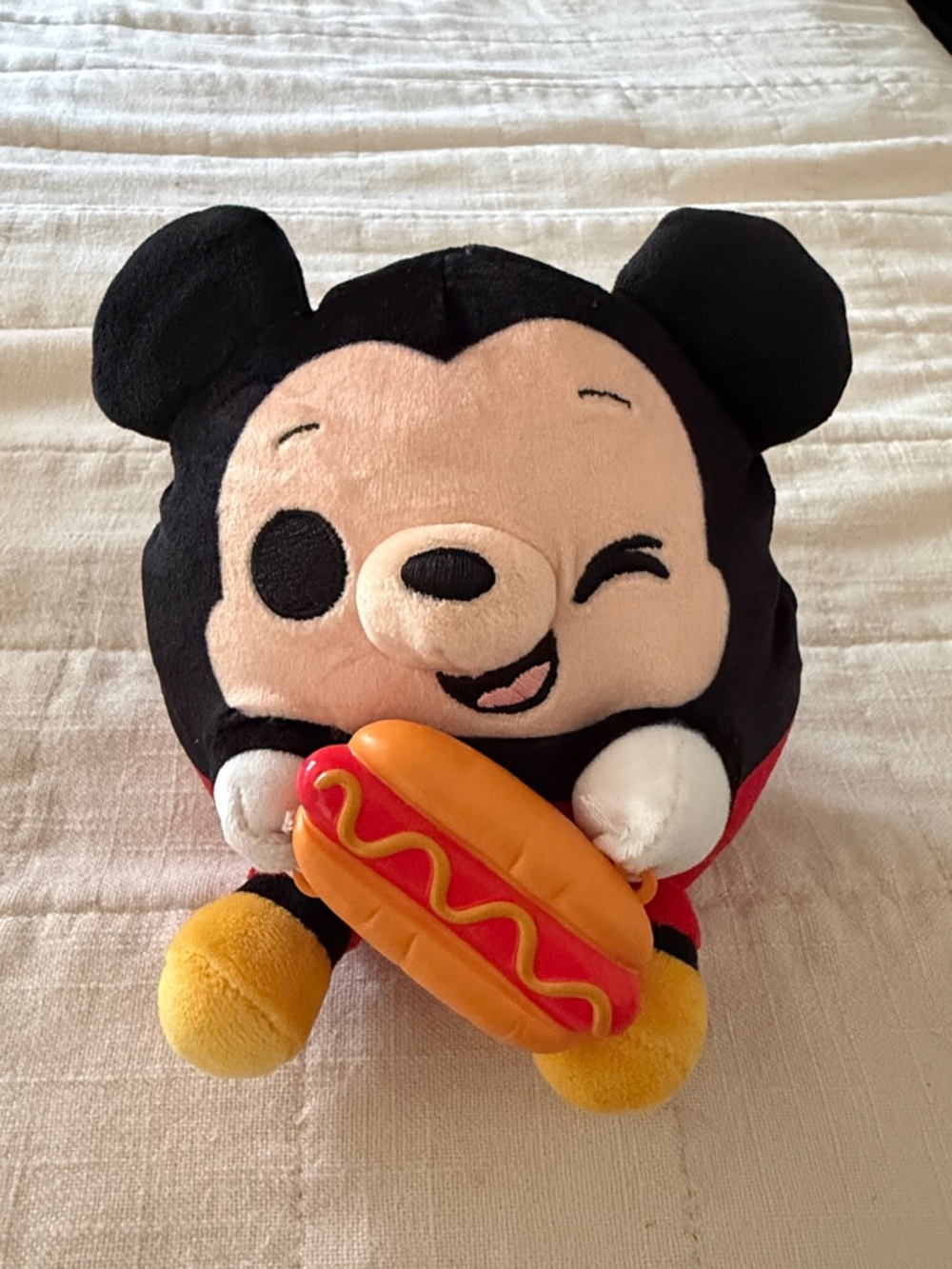 Snackles Disney Series Mystery Capsule - Mickey-style Plush w Hot Dog Accessory